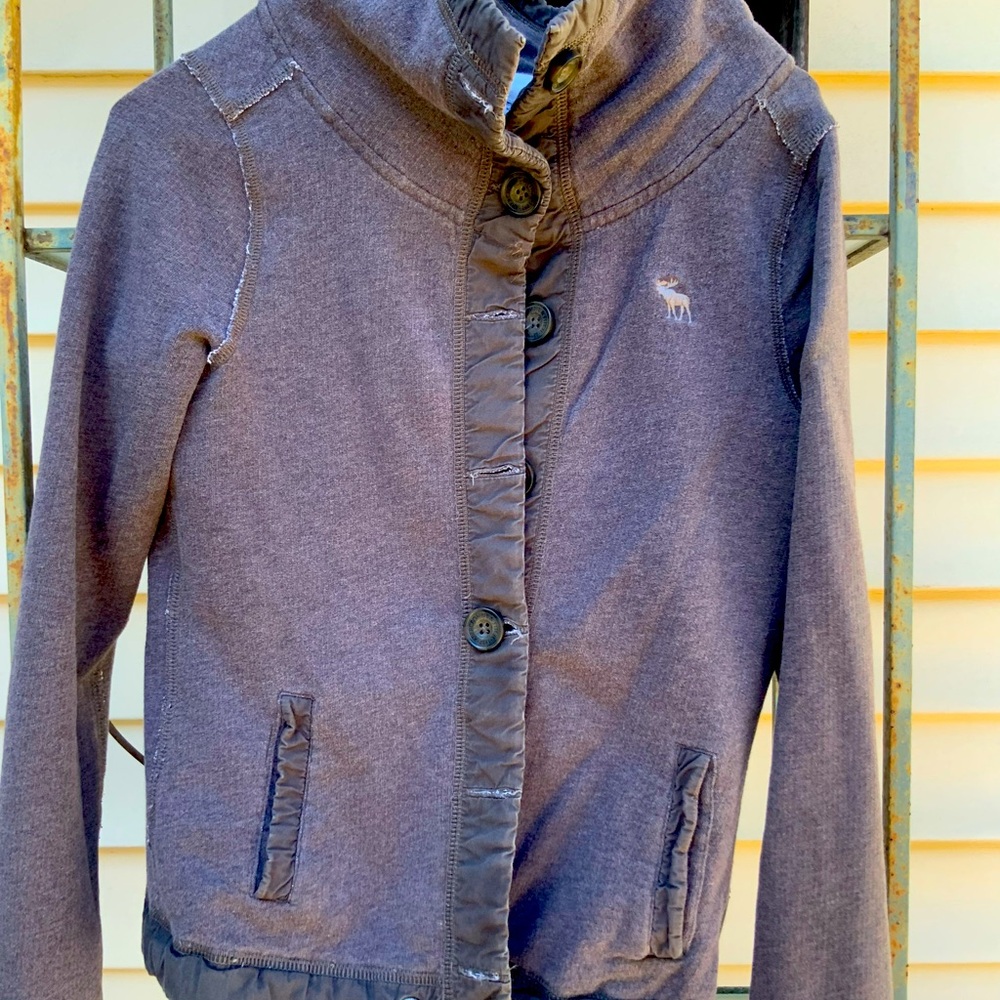 Abercrombie & Fitch button up top